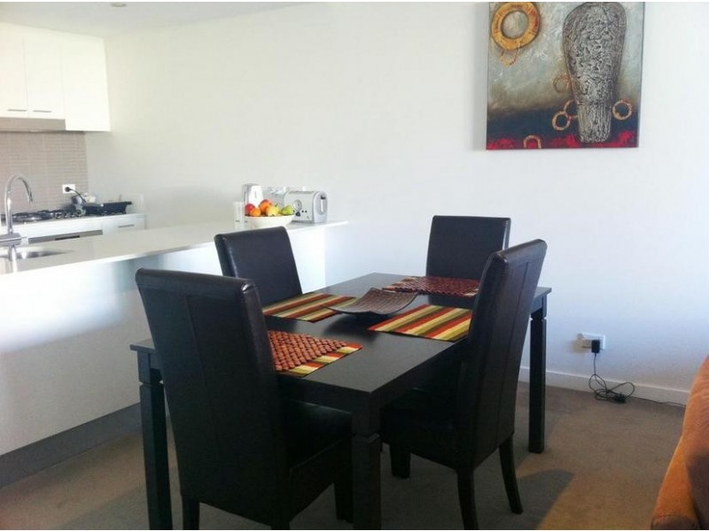 33 TE Peters Drive, Broadbeach Waters QLD 4218