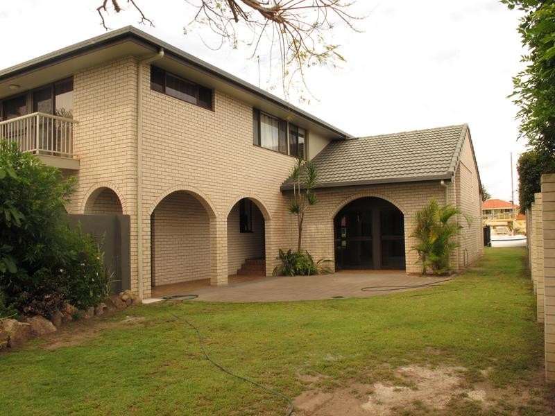 18 Huon Crescent, Runaway Bay QLD 4216