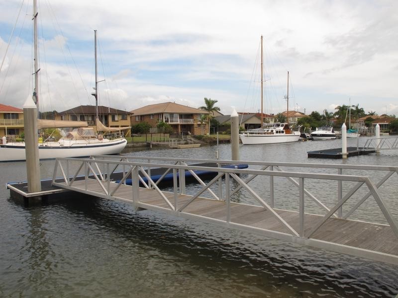 18 Huon Crescent, Runaway Bay QLD 4216