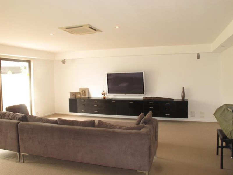 16 Wewak Avenue, Runaway Bay QLD 4216