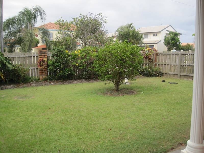 2/49 Markham Avenue, Runaway Bay QLD 4216