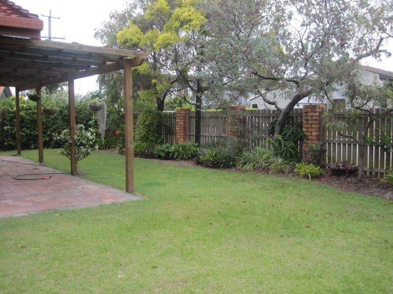 2/49 Markham Avenue, Runaway Bay QLD 4216