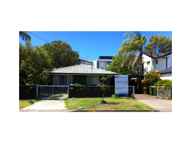 27 Killowill Avenue, Paradise Point QLD 4216
