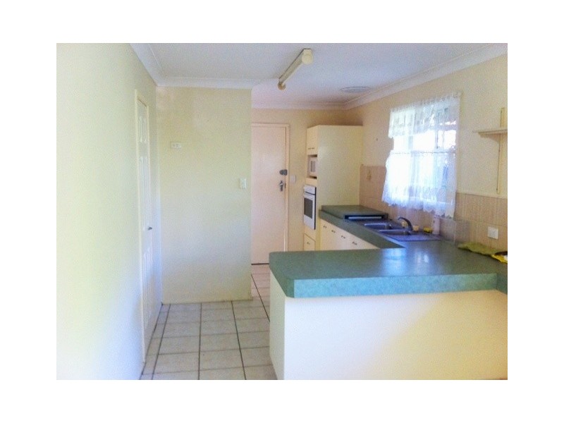 27 Killowill Avenue, Paradise Point QLD 4216