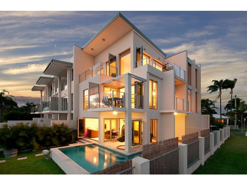 1/10 to 12 Ray Street, Runaway Bay QLD 4216