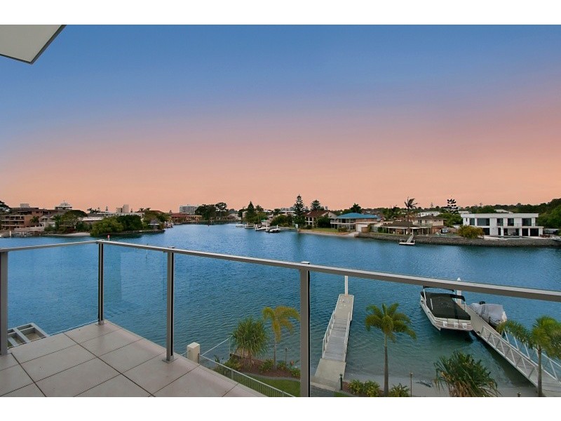 1/10 to 12 Ray Street, Runaway Bay QLD 4216