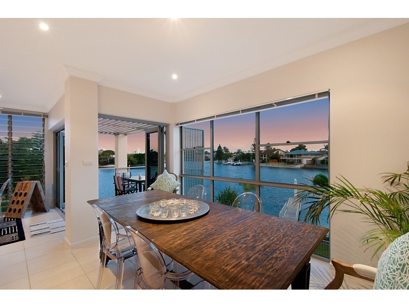 1/10 to 12 Ray Street, Runaway Bay QLD 4216