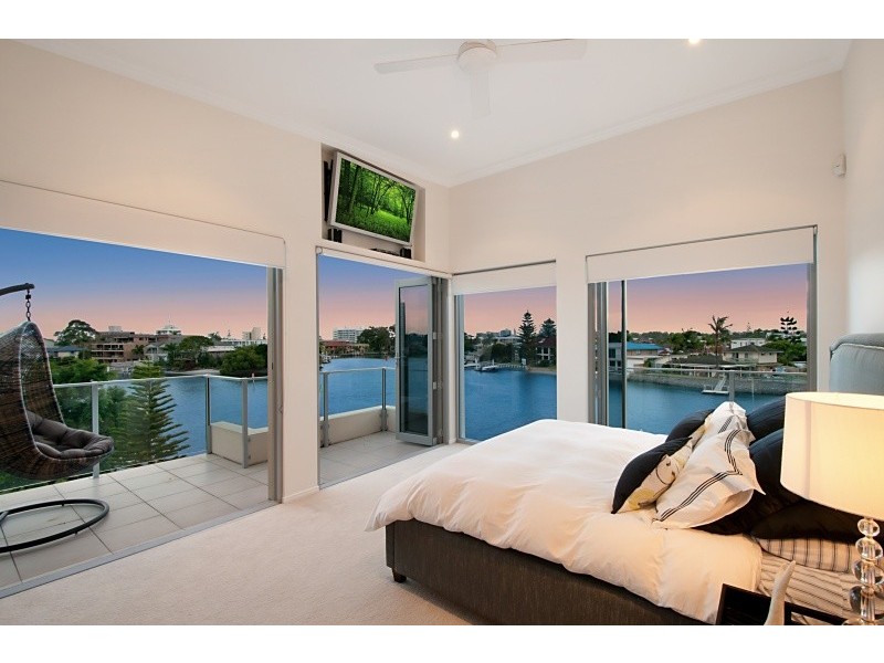 1/10 to 12 Ray Street, Runaway Bay QLD 4216
