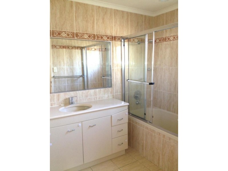 12 Verdichio Avenue, Mermaid Waters QLD 4218