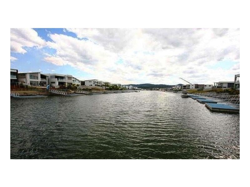 24 Harbourvue Court, Helensvale QLD 4212
