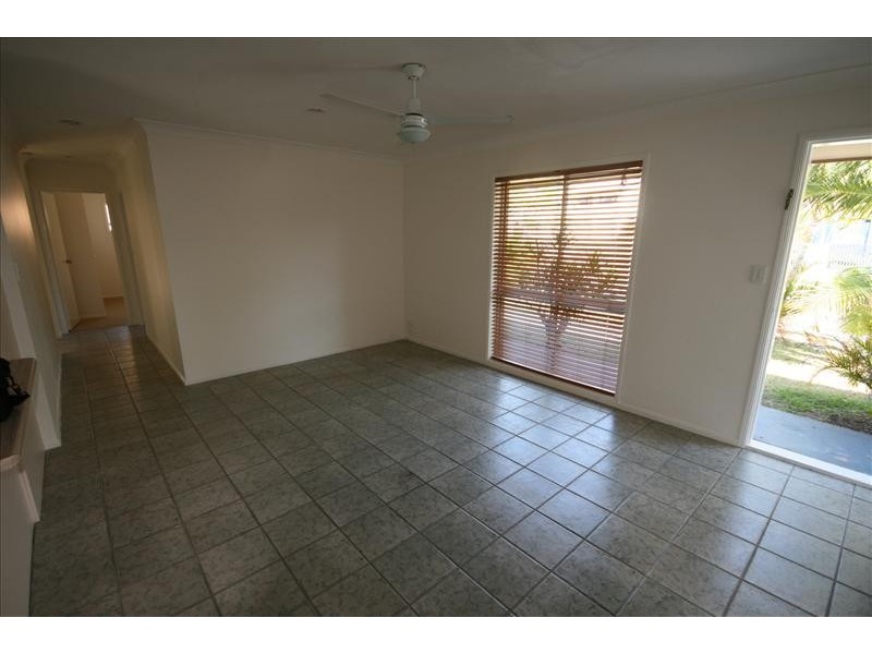 27 Enid Avenue, Southport QLD 4215