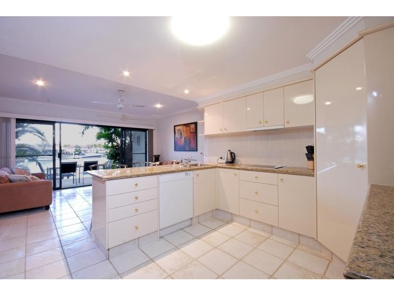 101 Morala Avenue, Runaway Bay QLD 4216