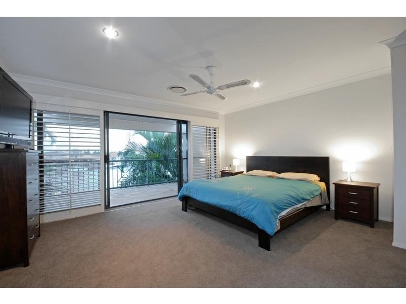 101 Morala Avenue, Runaway Bay QLD 4216