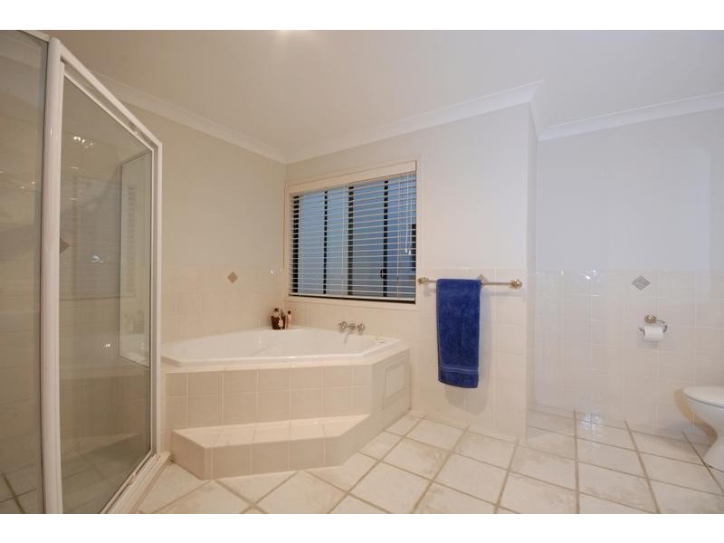 101 Morala Avenue, Runaway Bay QLD 4216