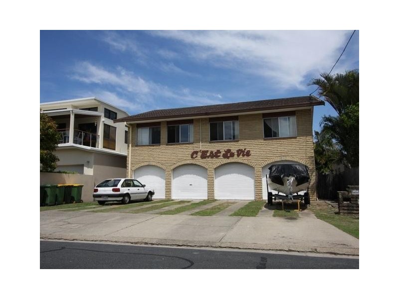 1/8 Nankeen Avenue, Paradise Point QLD 4216