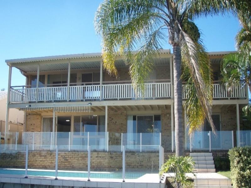 28 Longboat Place, Biggera Waters QLD 4216