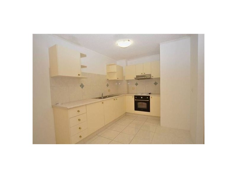 16 Nankeen Avenue, Paradise Point QLD 4216