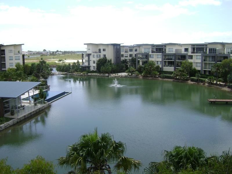 341/3 Pendraat Parade, Hope Island QLD 4212