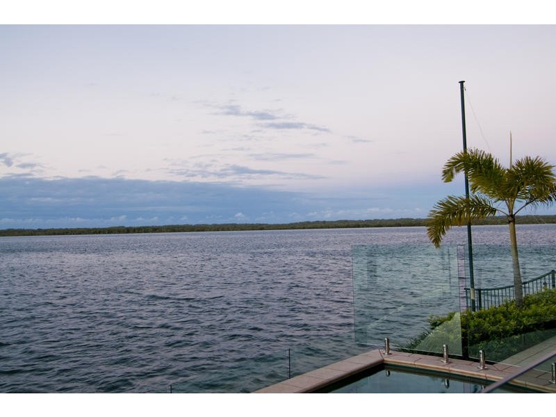 48 The Peninsula, Sovereign Islands QLD 4216
