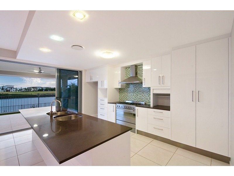 62 Palladium Blvd, Hope Island QLD 4212