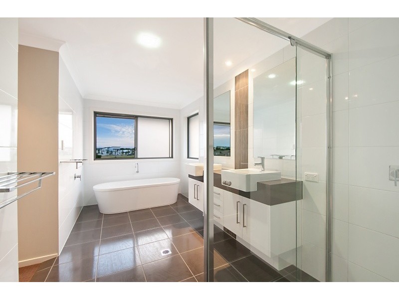 62 Palladium Blvd, Hope Island QLD 4212