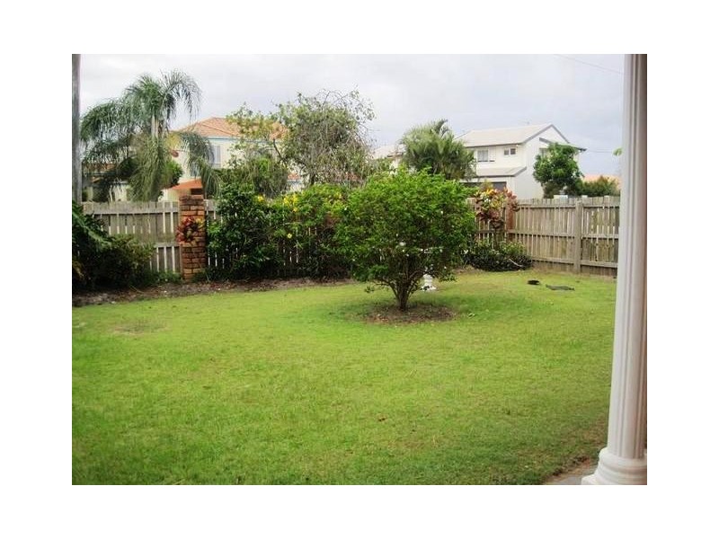 2/49 Markham Avenue, Runaway Bay QLD 4216