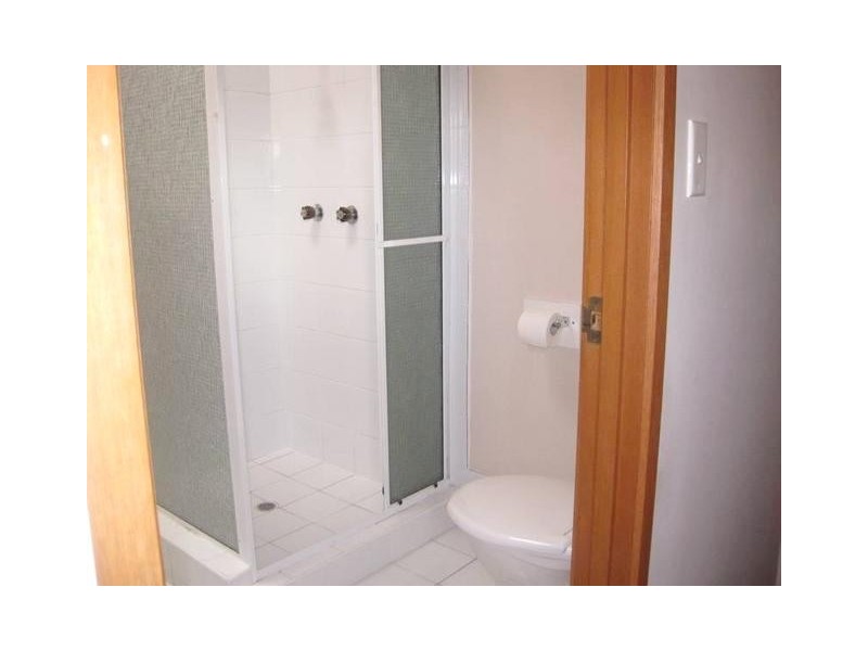 2/49 Markham Avenue, Runaway Bay QLD 4216