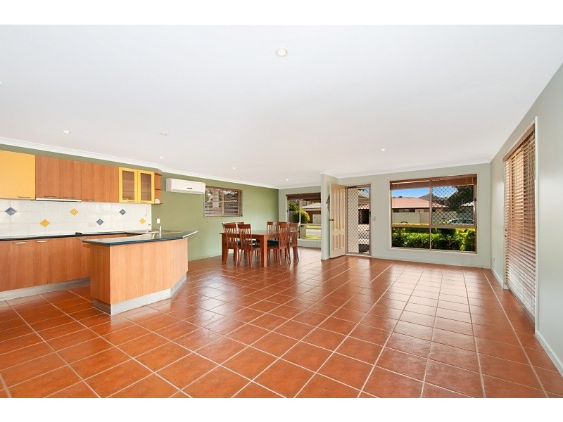 49 Annerley Avenue, Runaway Bay QLD 4216