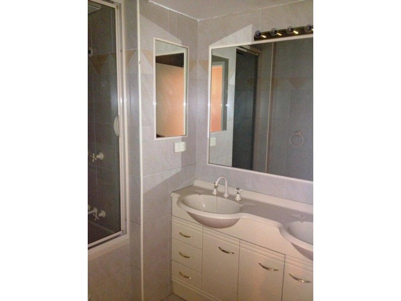 28 Marine Parade, Southport QLD 4215