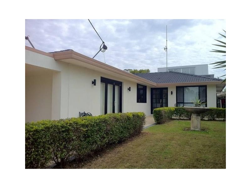 17 Coogeen Street, Sorrento QLD 4217