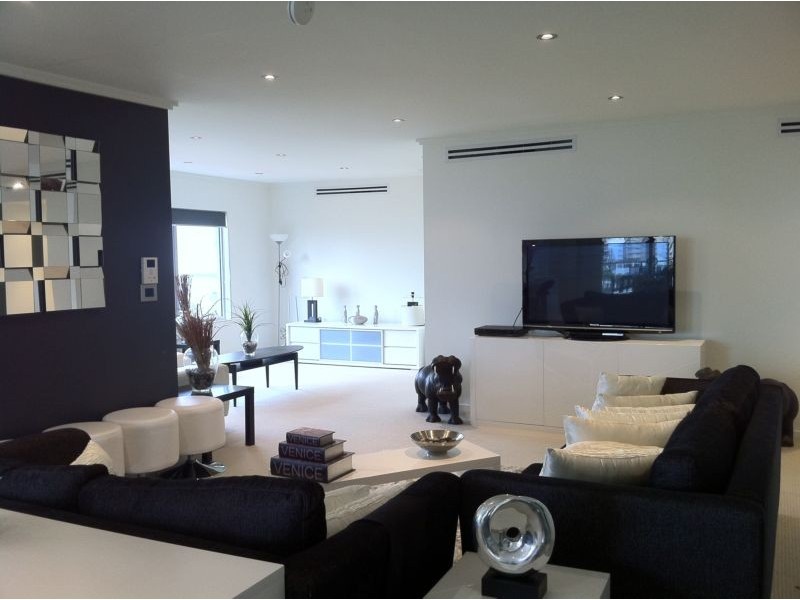120 Surf Parade, Broadbeach QLD 4218