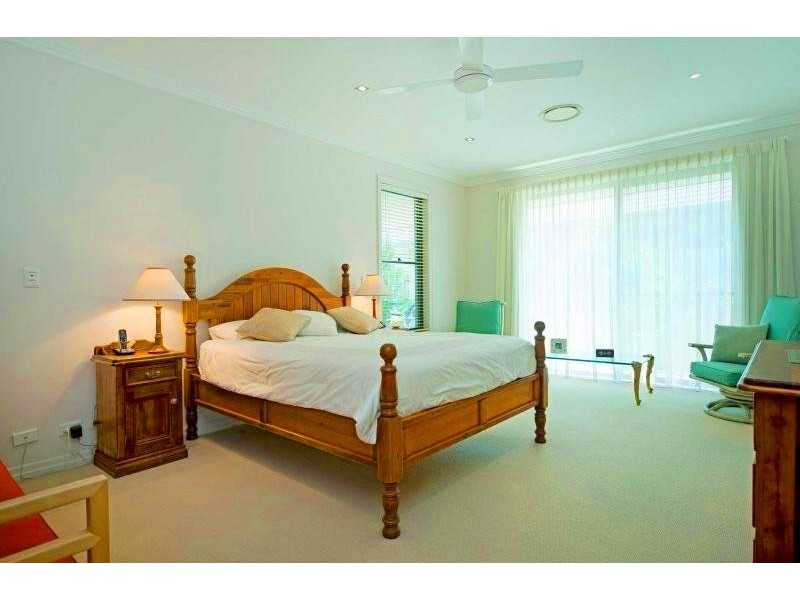 2350 Belmont Court East, Hope Island QLD 4212