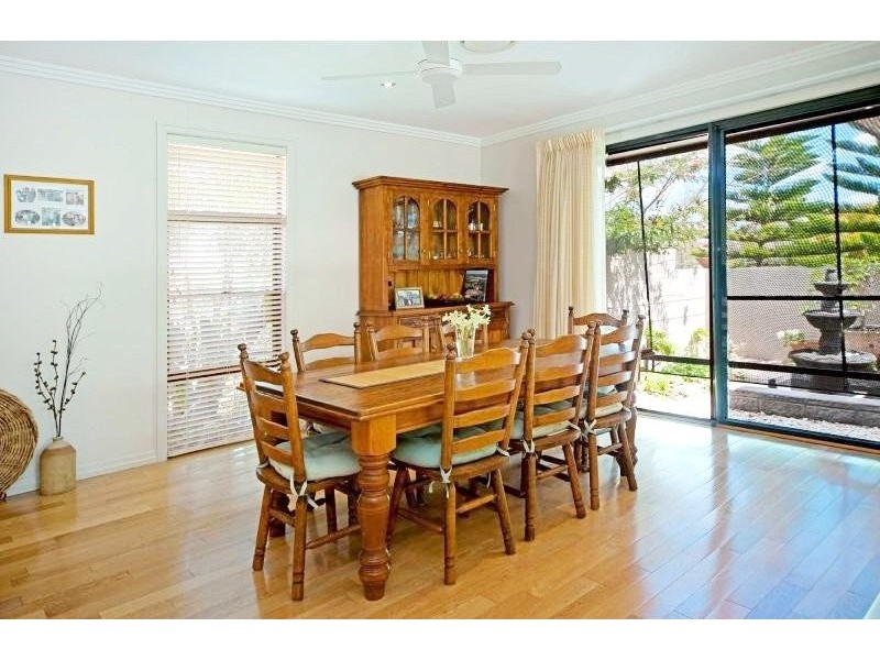 2350 Belmont Court East, Hope Island QLD 4212