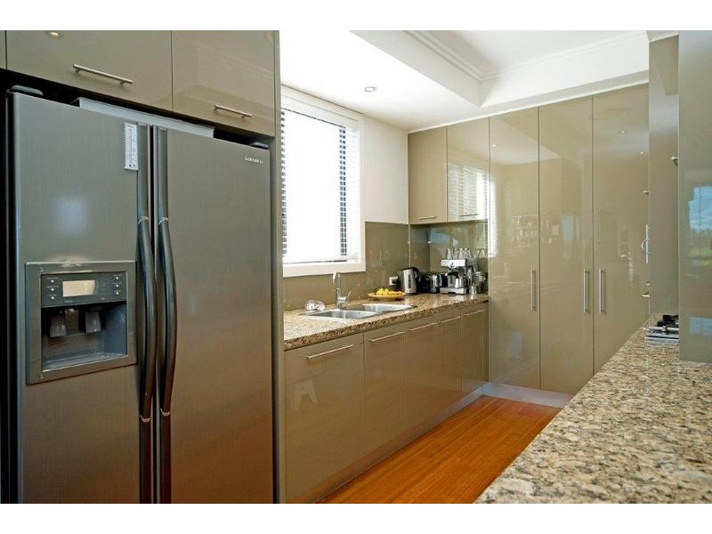 6110 Lugano Drive East, Hope Island QLD 4212