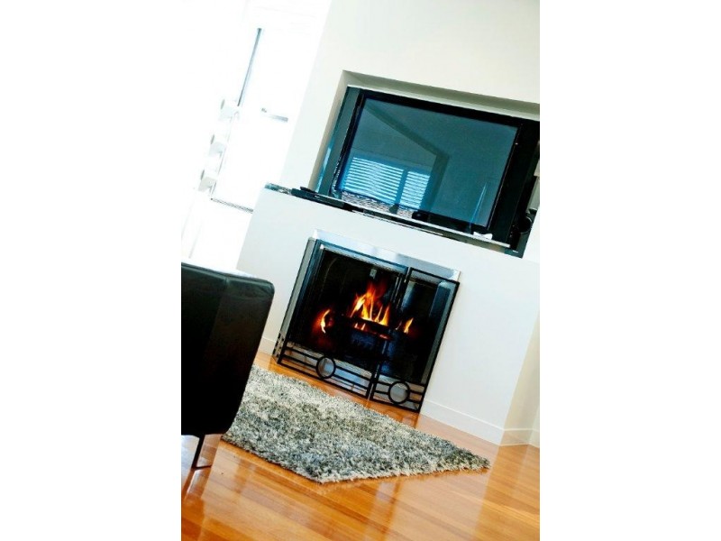 6110 Lugano Drive East, Hope Island QLD 4212