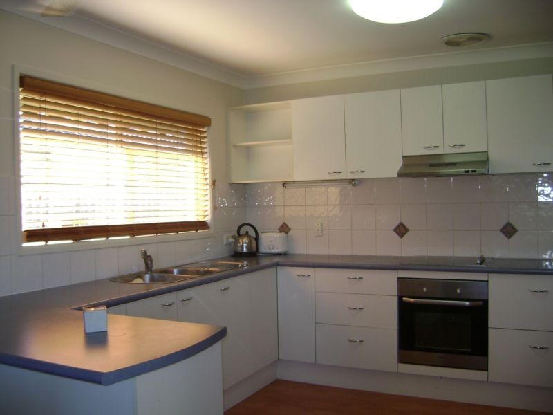 17 Drake Avenue, Paradise Point QLD 4216