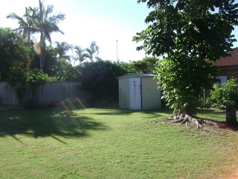 17 Drake Avenue, Paradise Point QLD 4216
