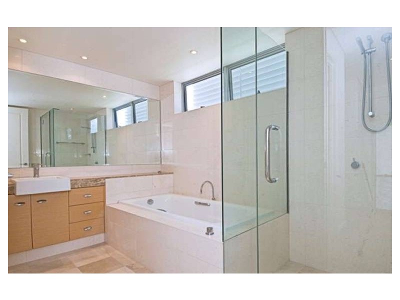 5 Broadbeach Boulevard, Broadbeach QLD 4218