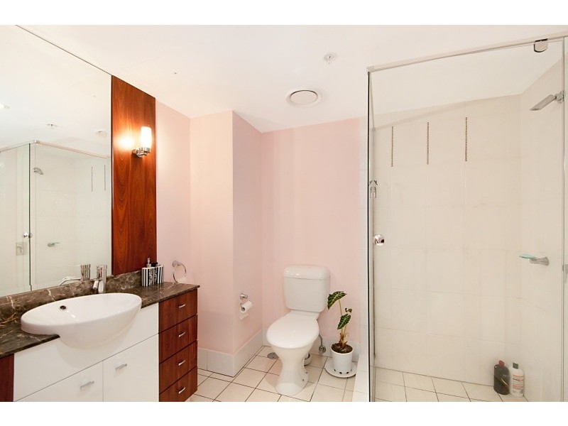 23 Ferny Avenue, Surfers Paradise QLD 4217