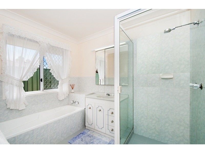 24 Gooding Drive, Coombabah QLD 4216