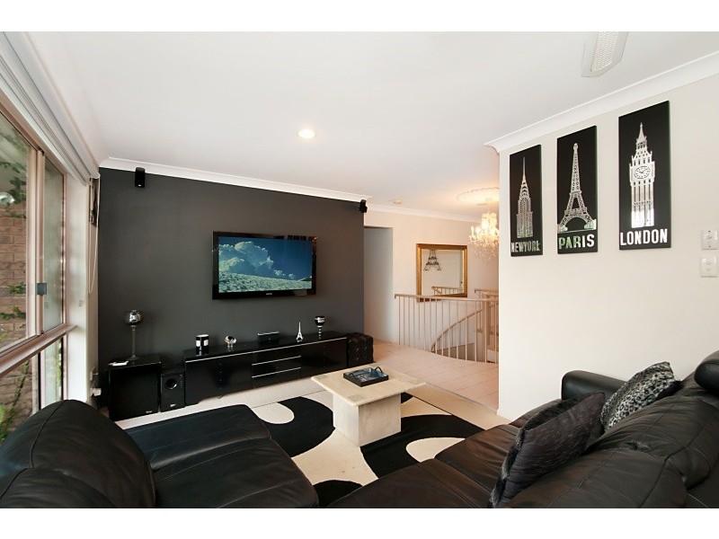 15 Jingella Street, Hope Island QLD 4212