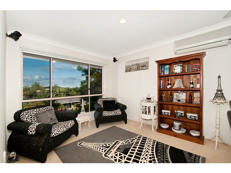 15 Jingella Street, Hope Island QLD 4212