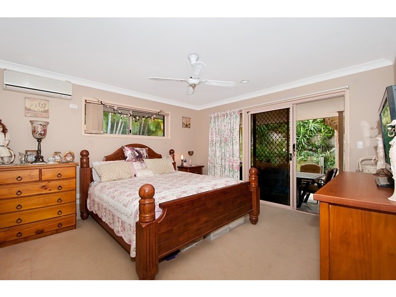 15 Jingella Street, Hope Island QLD 4212