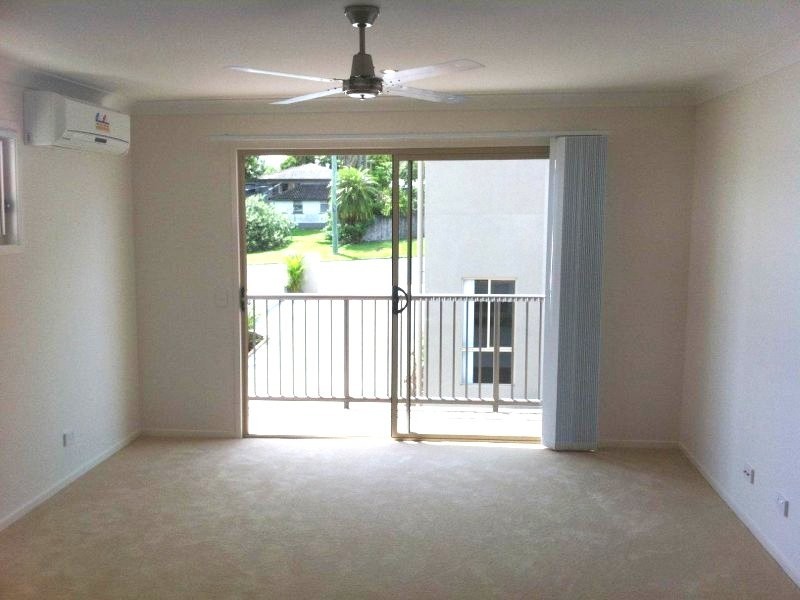 2/18 Fourth Ave, Southport QLD 4215