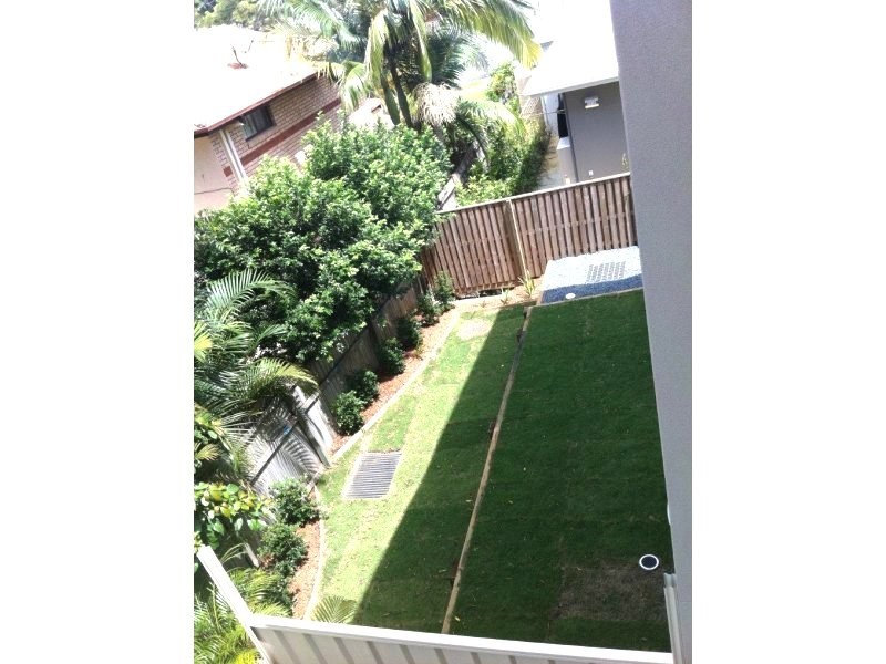 2/18 Fourth Ave, Southport QLD 4215