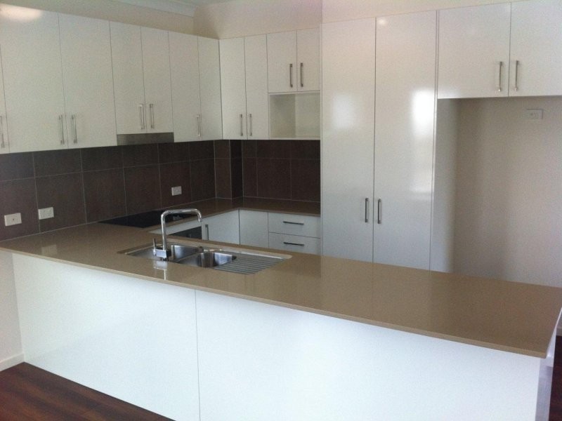 1/18 Fourth Avenue, Southport QLD 4215