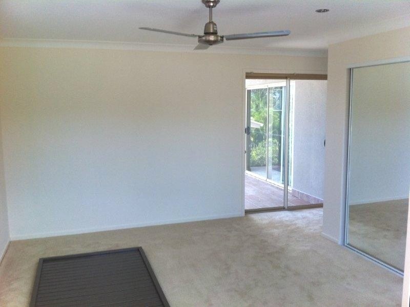 1/18 Fourth Avenue, Southport QLD 4215