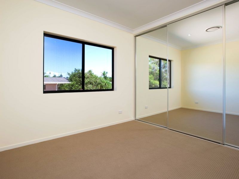 1/21 Donald Avenue, Paradise Point QLD 4216