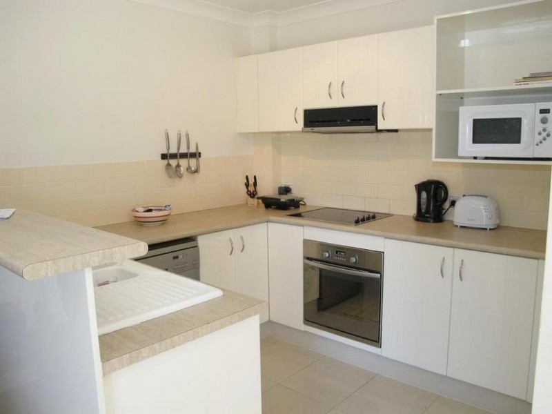 11/35 Huth Street, Labrador QLD 4215