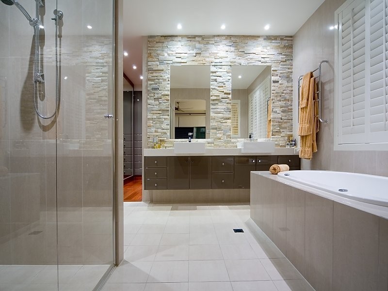 45 Royal Albert Crescent, Sovereign Islands QLD 4216